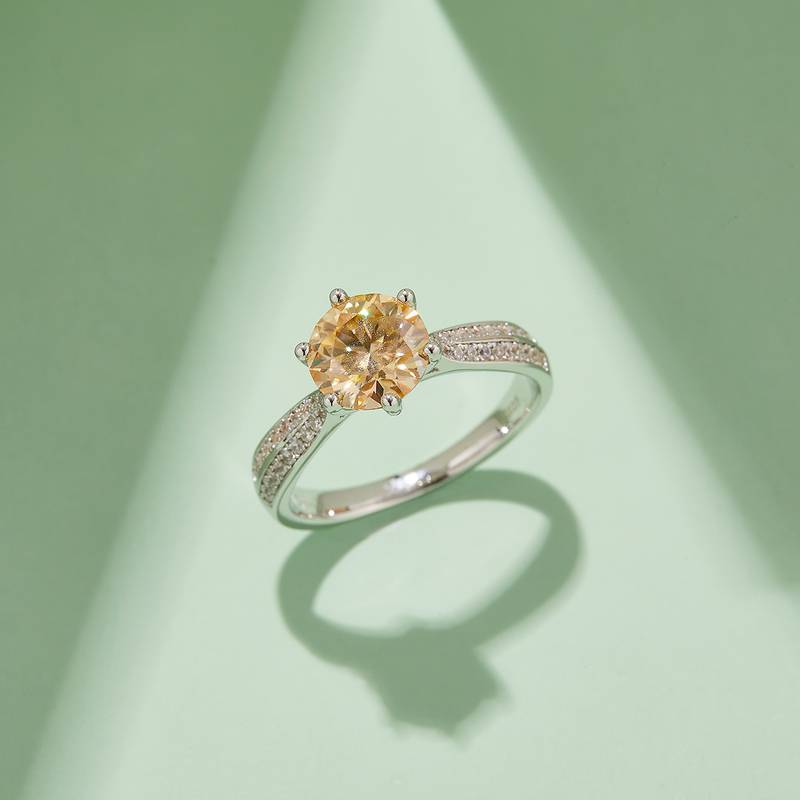 星光皇后S925银镀白金莫桑钻女戒1.5克拉D级